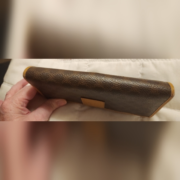 Celine Macadamia Bi-fold Long Wallet - Picture 5 of 16